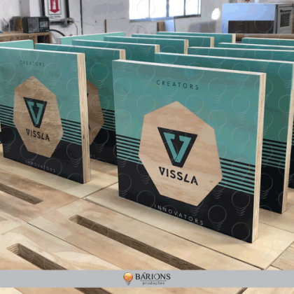 Display Sinalizador de Vitrine para Marca em MDF