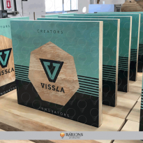 Display Sinalizador de Vitrine para Marca em MDF