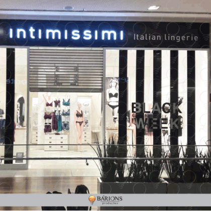 Adesivo com Sobreposição para Decoração de Vitrine